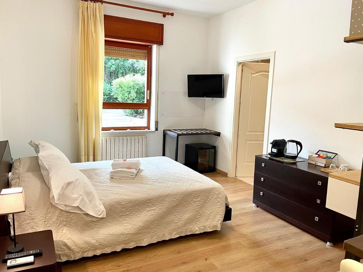 Al Poggio - Luxury Rooms Capoterra Bagian luar foto